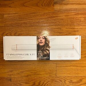NEW T3 SinglePass Curling Iron 1.25" with extra-long barrel